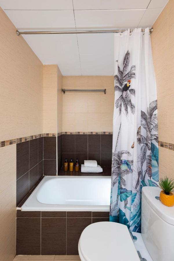 Unika Homes Malaga Beach & City Bagian luar foto